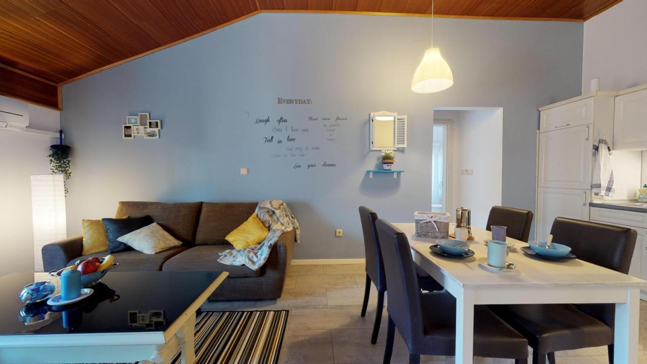Nina Deluxe Superior 5 Star Apartment, Your Piece Of Heaven By The Sea & Park Новиград Екстериор снимка