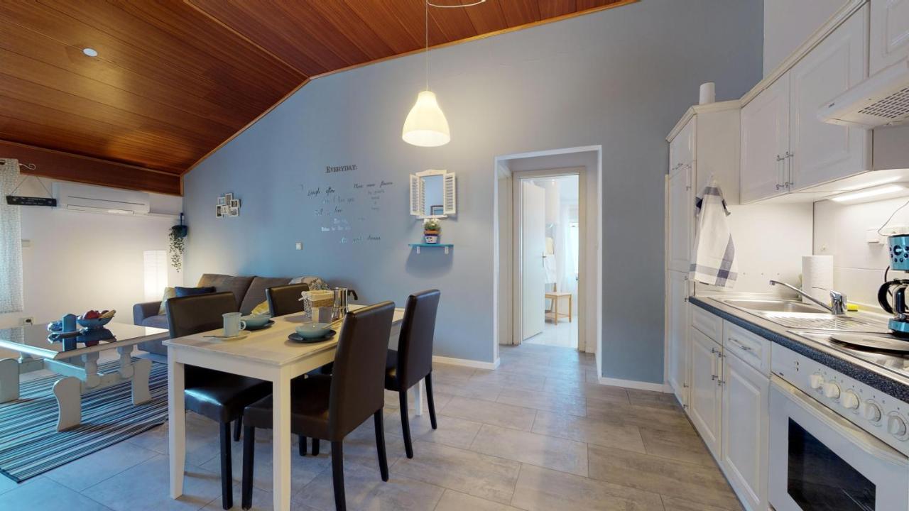 Nina Deluxe Superior 5 Star Apartment, Your Piece Of Heaven By The Sea & Park Новиград Екстериор снимка