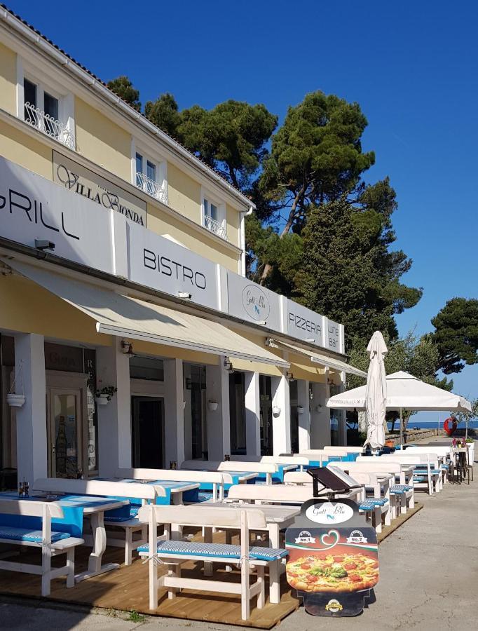 Nina Deluxe Superior 5 Star Apartment, Your Piece Of Heaven By The Sea & Park Новиград Екстериор снимка